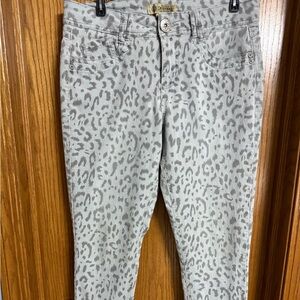 Democracy AbSolution Pants 12 White Gray Cheetah Animal Print High Rise Skinny